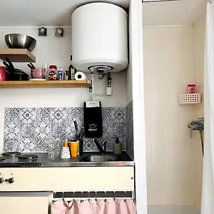 Apartment Cute Marais Private For 2, Paris