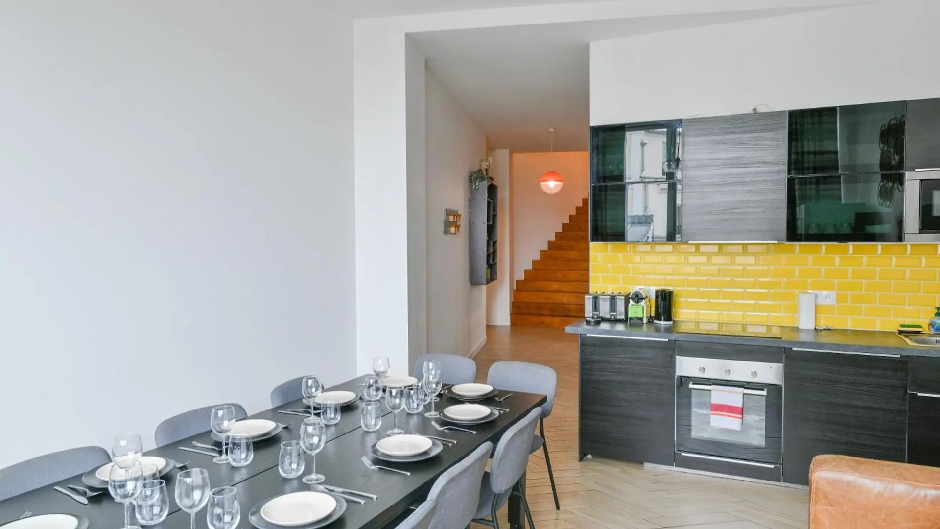 Sacre-Coeur Modern 4Bd With Sauna For 10 Guests! Paris France