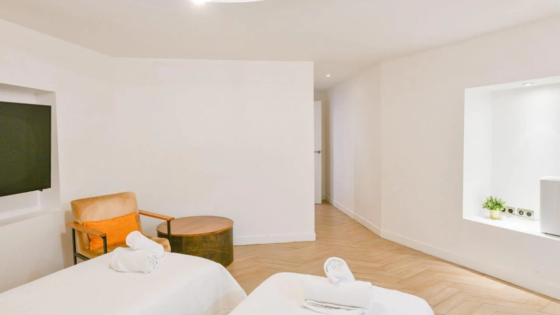Sacre-Coeur Modern 4Bd With Sauna For 10 Guests! Paris